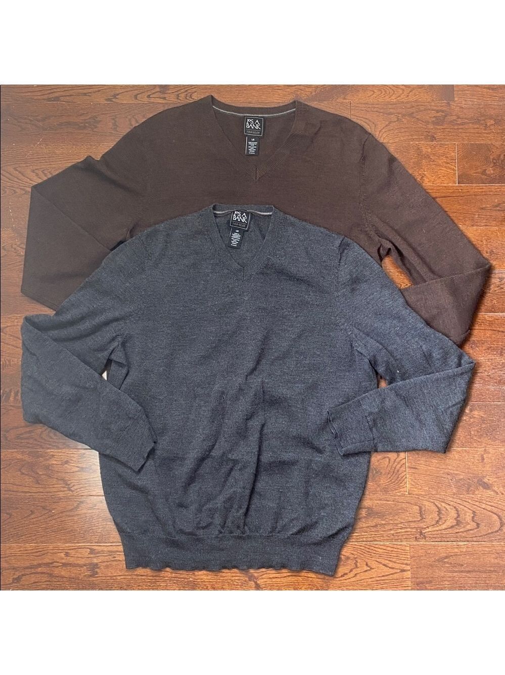 Jos. A. Bank Traveler Lot of 2 Size Large Merino Wool V-Neck Sweater Grey Brown